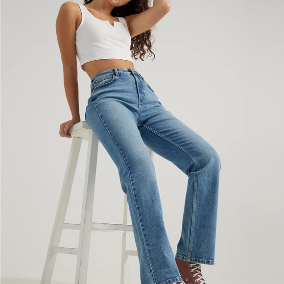 WOMENS HIGH RISE TRUE STRAIGHT LEG JEAN - Picture 3 of 5